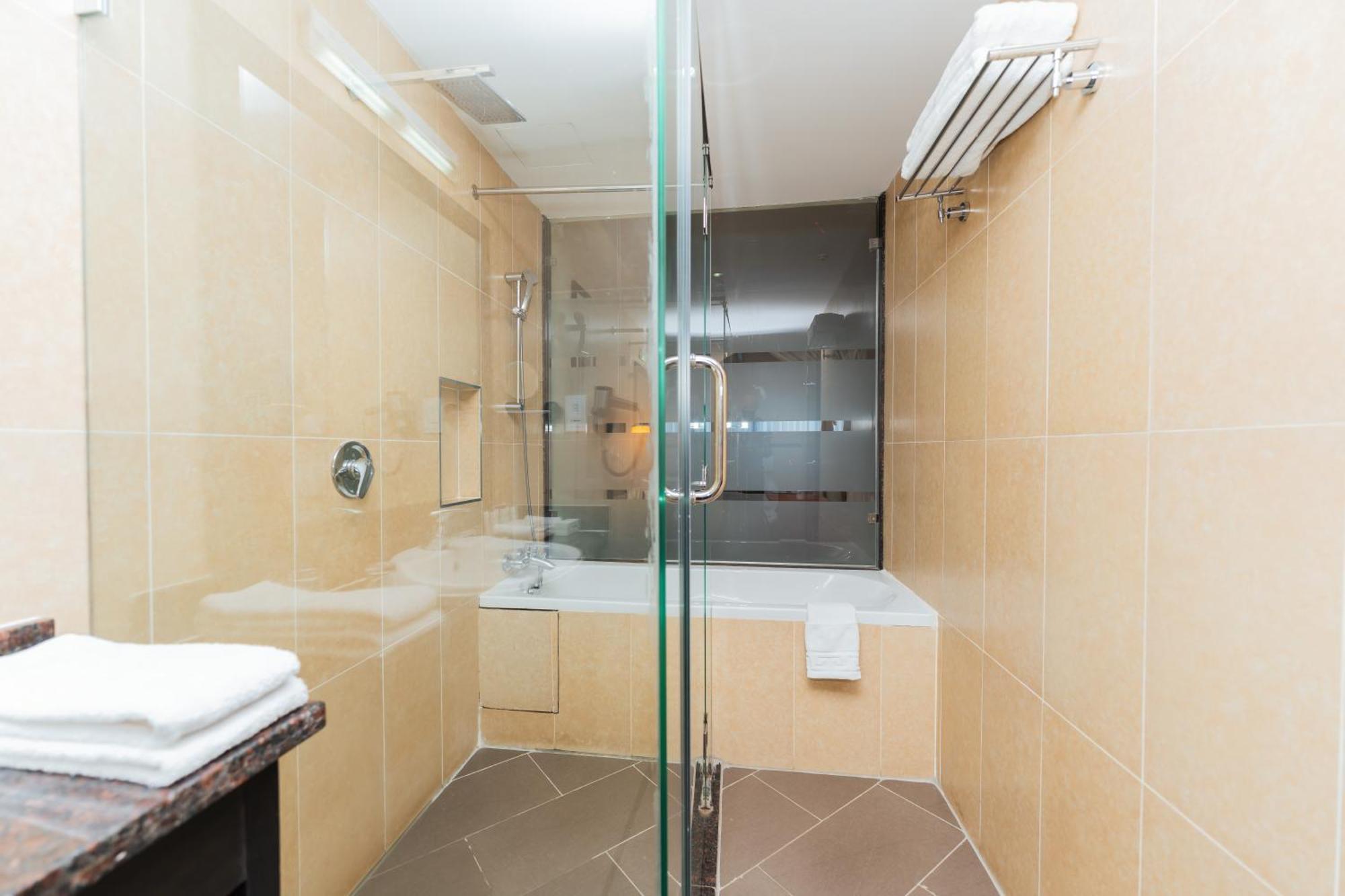 Acacia Premier Hotel Kisumu Bagian luar foto