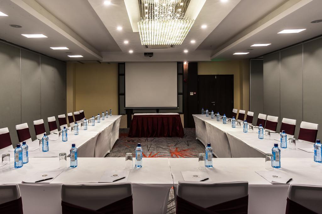 Acacia Premier Hotel Kisumu Bagian luar foto